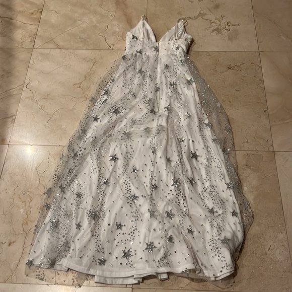 Sparkly Silver Star Long Gown Maniju Small - Picture 4 of 4